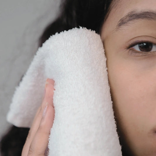 soft cotton face towels used on girl face